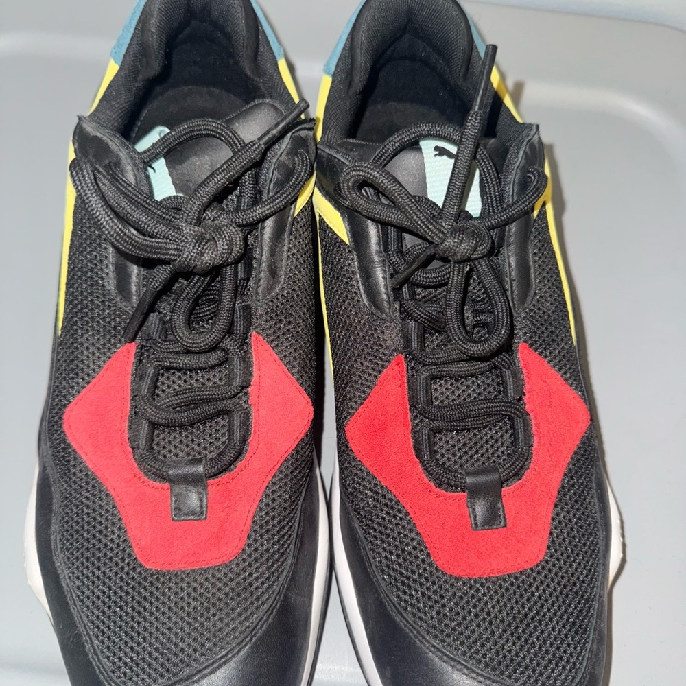 Men’s Puma Sneakers - Picture 2 of 3